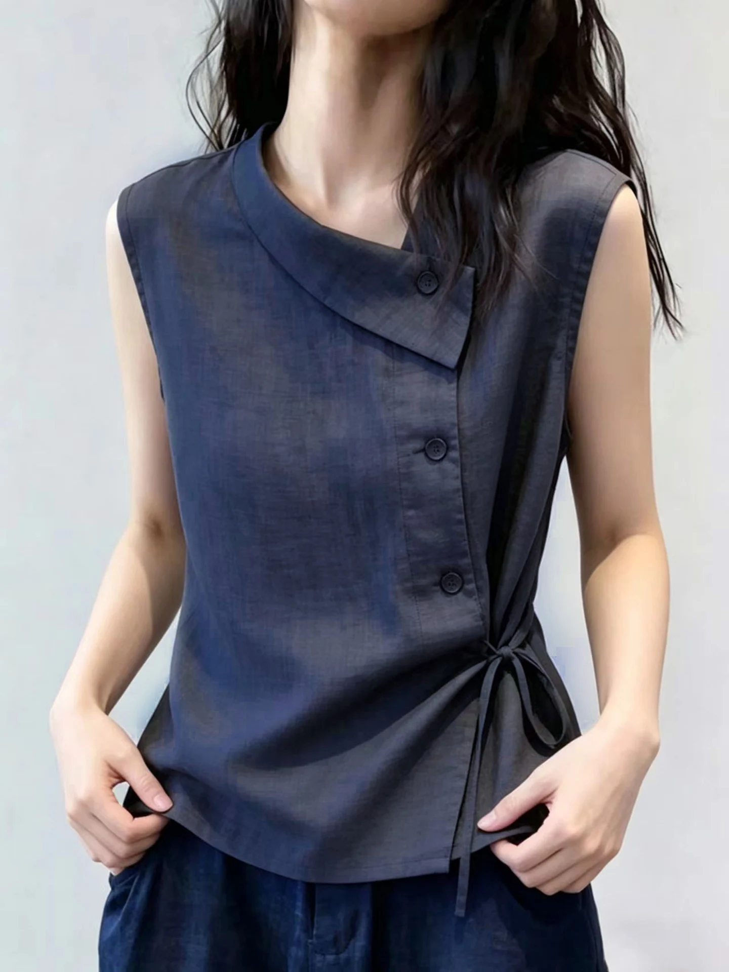 Slimming Effect Asymmetric Belted Sleeveless Shirt Women's Style Commute Vintage Fashion T-Shirt Loose Fit High Elasticity