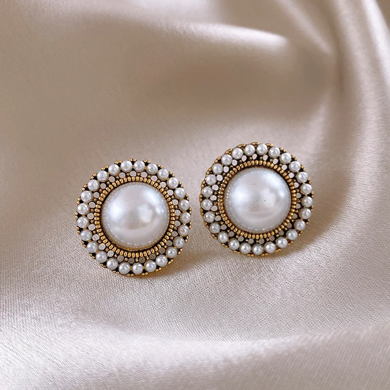 French Retro Temperament Round Geometric Pearl Stud Earrings For Women Fashion Elegant Metal Jewelry Party Gifts