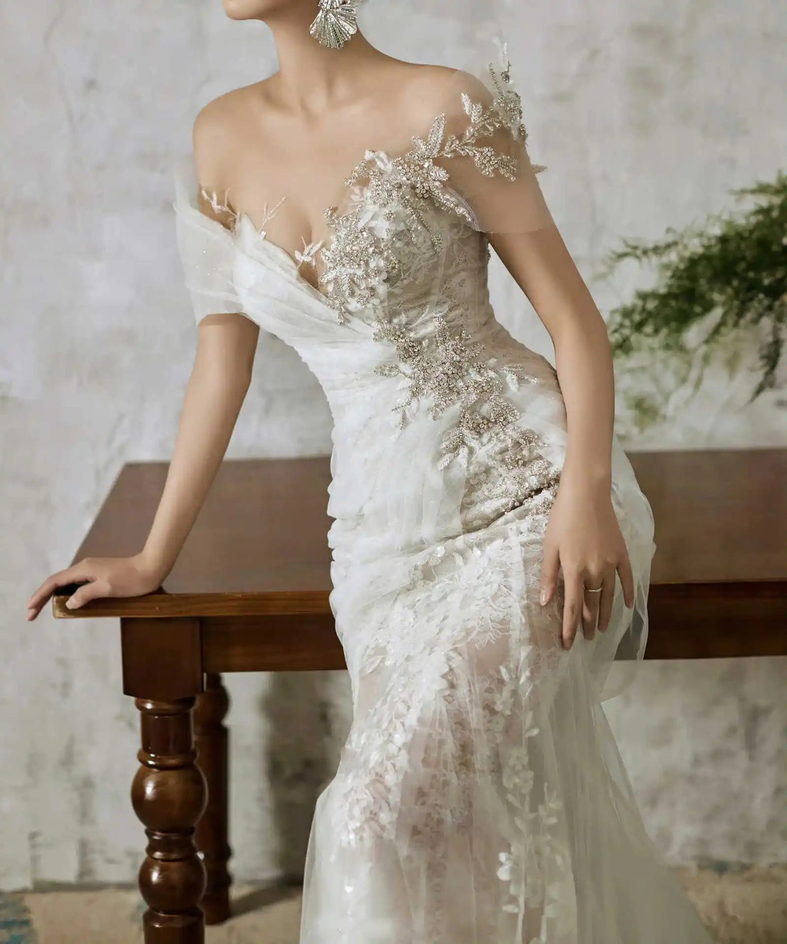 Gorgeous Mermaid Gown Wedding Dress Sleeveless Sequined Appliques Special Occasion Plus Size Vestido De Noiva Customized