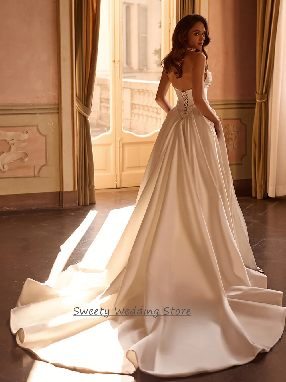 New Arrival Wedding Dress Customized Strapless Sleeveless Pleat Split Pearls Sweep Train Woman Corset Bridal Gown