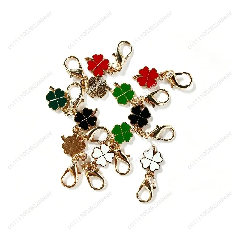 Lucky Clover Keychain Bag Pendant (Random Delivery)