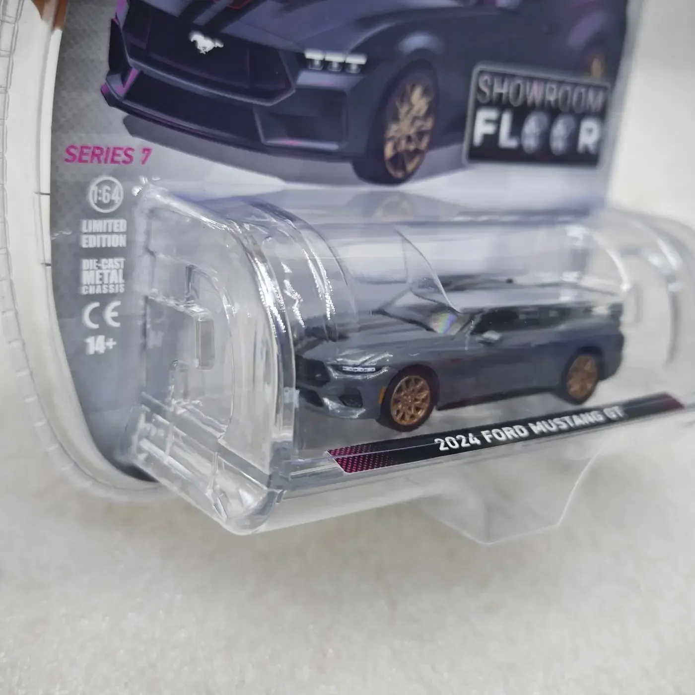 Green Light 1:64 Exhibition Hall Floor Series 7-2024 Ford Mustang GT - Dark GreyMetal Boy Model Children's Toy Collection Hot Se