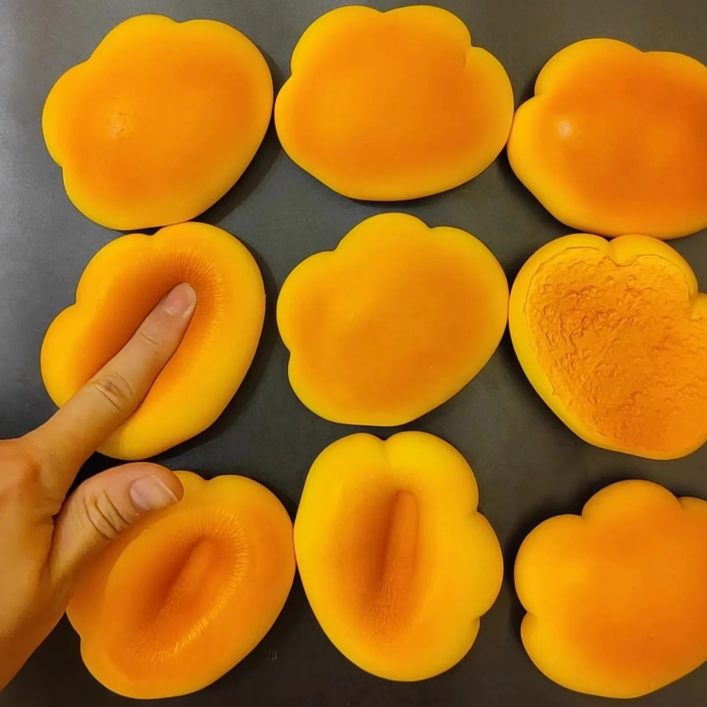 Caramel Color Cloud Bread Slow Rebound Pinch Music Decompression Vent Toy squishy Decompression
