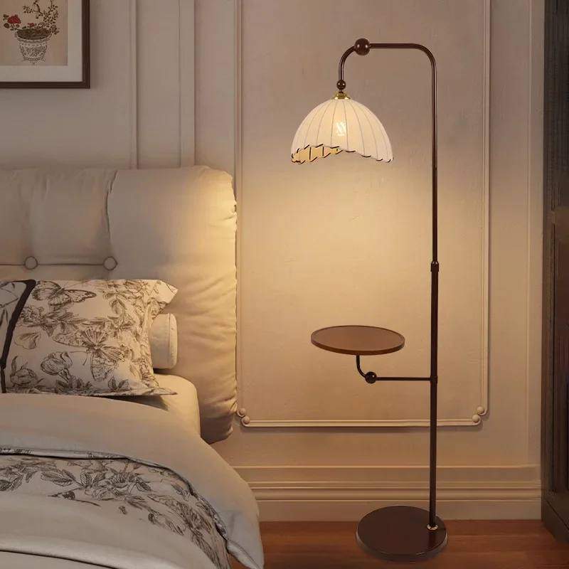 Lámpara de pie Wabi Sand Wind, sala de estar, sofá, dormitorio, lámpara de noche integrada con mesa de centro, luz ambiental Medieval