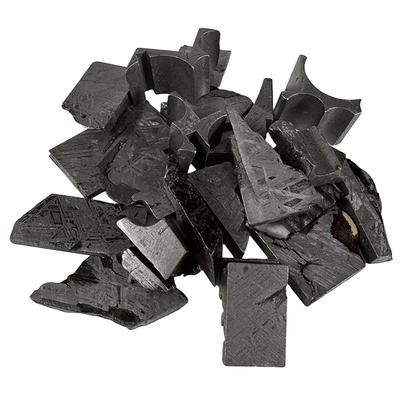 خردة / بقايا مجوهرات من الحديد النيزك، شريحة غير مقطوعة ذات شكل عشوائي مغسولة بالأحماض مع نمط Widmanstatten، مطلية بمضادة للأكسدة #6