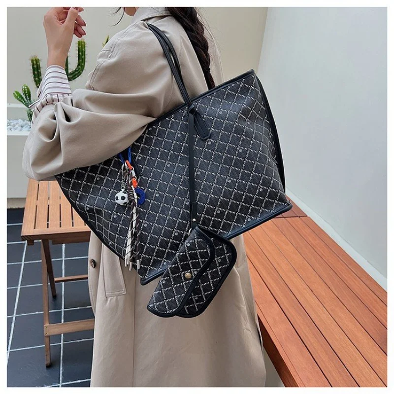 

Elegant Leather Ladies Handbag, Chic Crossbody Shoulder Bag By Luxury Brand Famous Designer Tote Bags