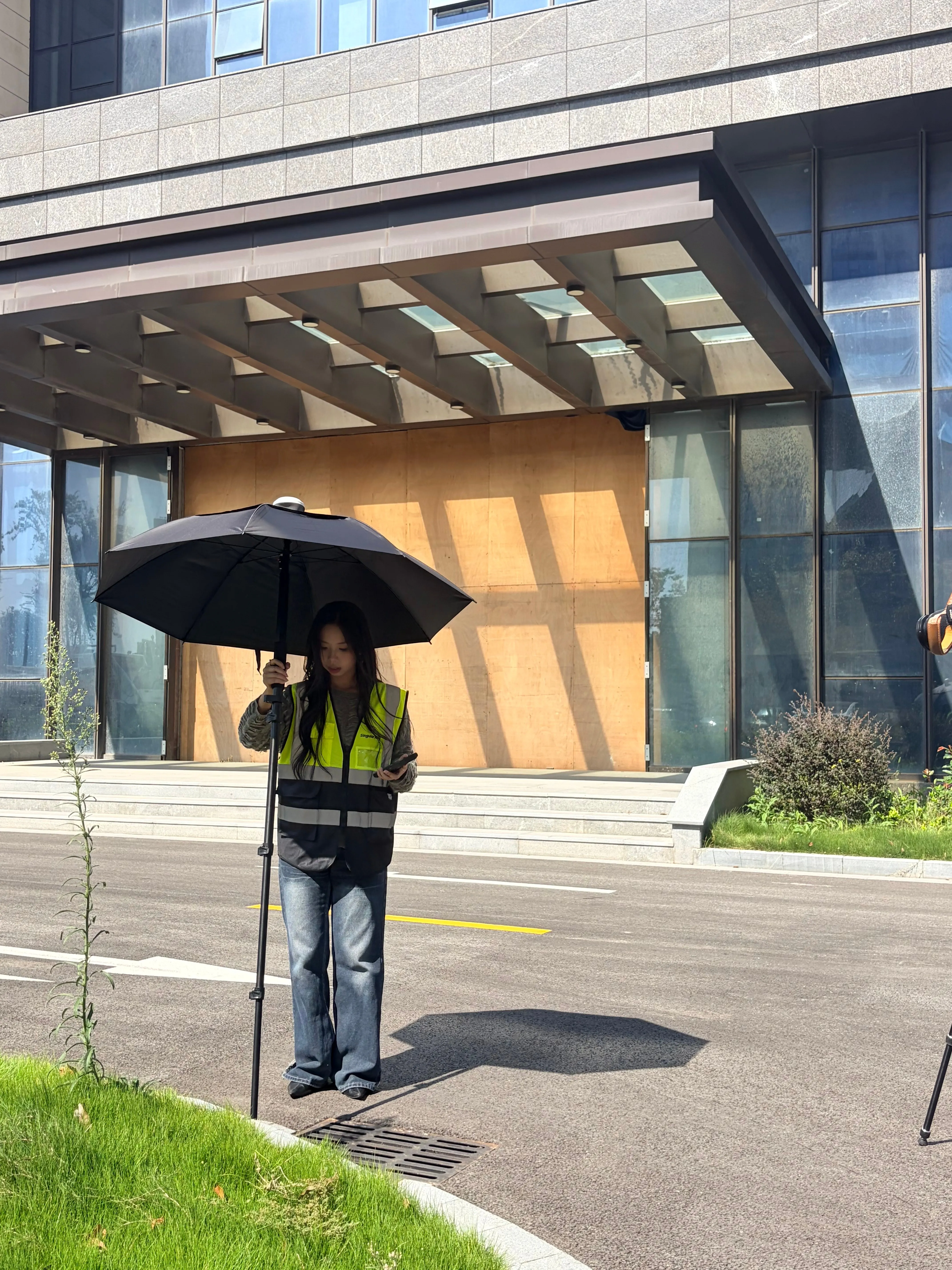 SingularXYZ GPS GNSS RTK Surveying Umbrella Sunshade Waterproof Survey Pole Mounted Umbrella for Land Surveying Equipment
