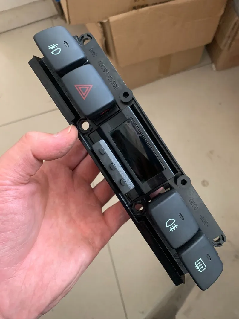 Original Used (Second Hand) Double Flashing Switch Hazard Light Switch Emergency Light fog light switch for SantaFe 2.7 2.0 1.8T