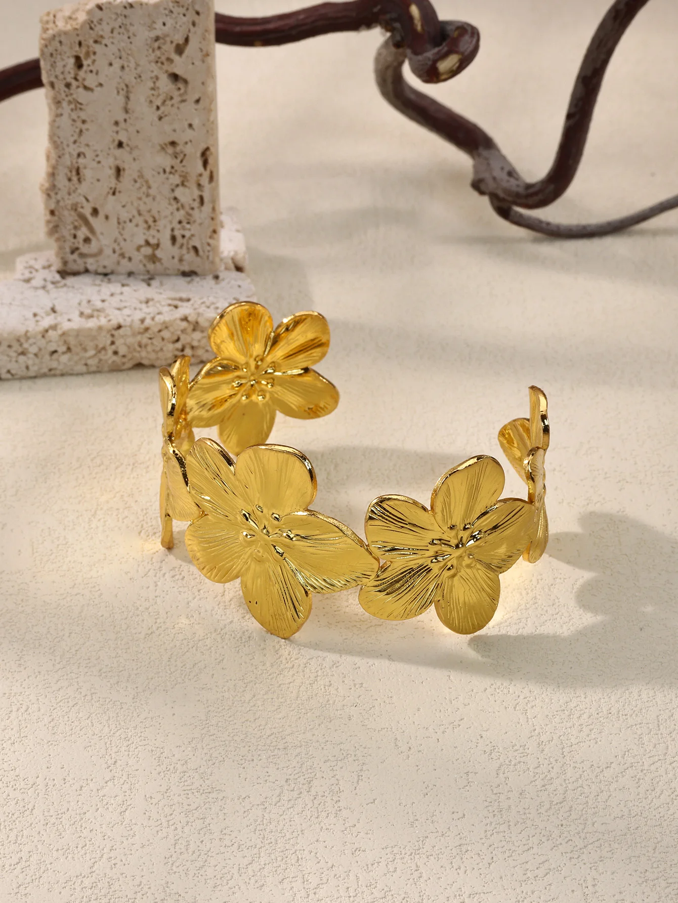 Bloem dikke opening armbanden voor vrouwen waterdicht roestvrij staal bloemen brede armband feest bruiloft hand sieraden elegant cadeau