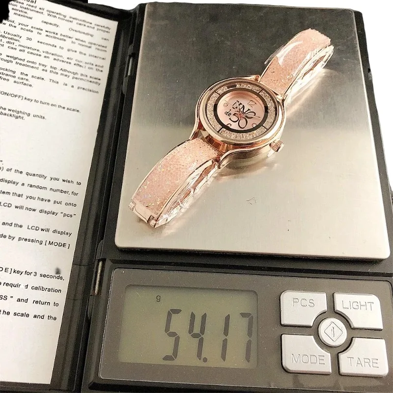 Orologio UNOde50 premium: accenti in argento e oro |   Eleganza scontata per fiducia Boost