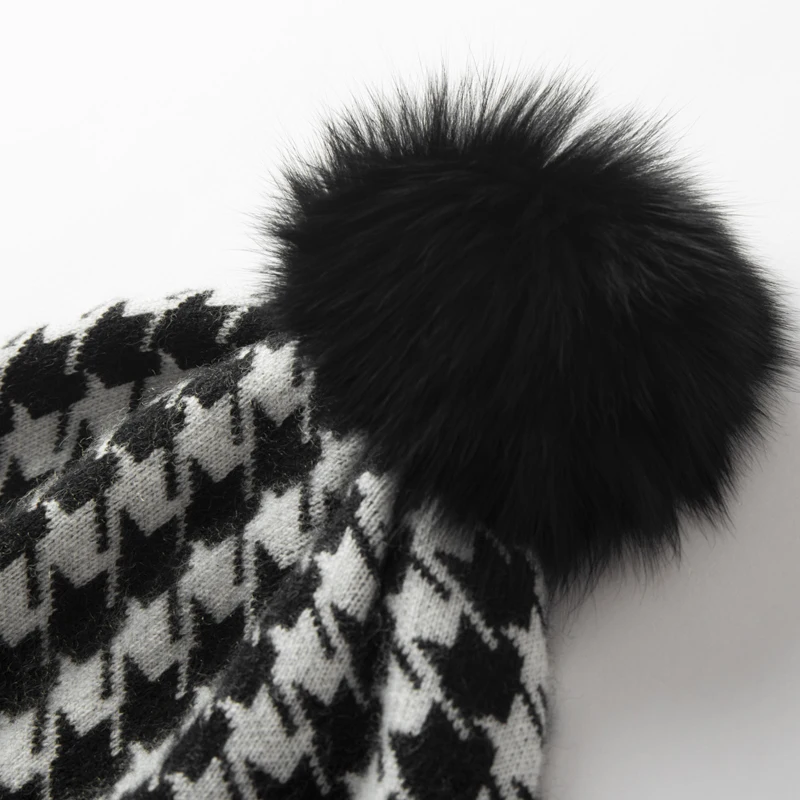 Women's Cashmere Hat Autumn Winter Thickened Knitted Plush Ear Protection Warmth Knitwear Fashionable Plaid Design Cold Cap