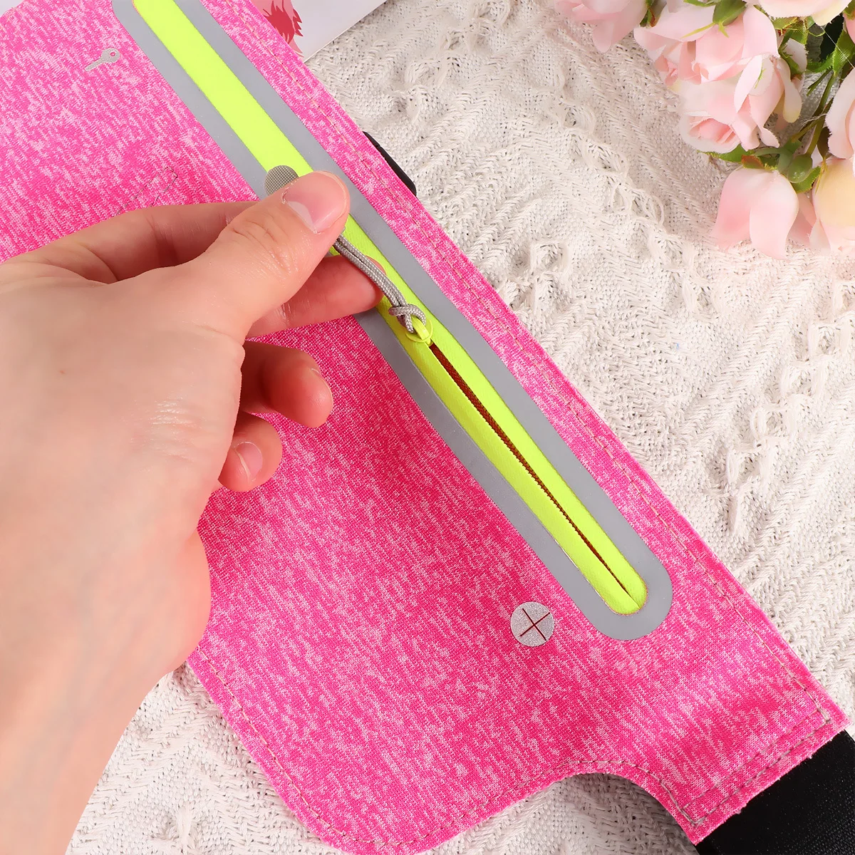 

Waterproof Waist Pack Pink Camouflage Zippered Pockets Lightweight Fashion Waist Bag for Phone Wallet Keys Sunscreen Lip Balm