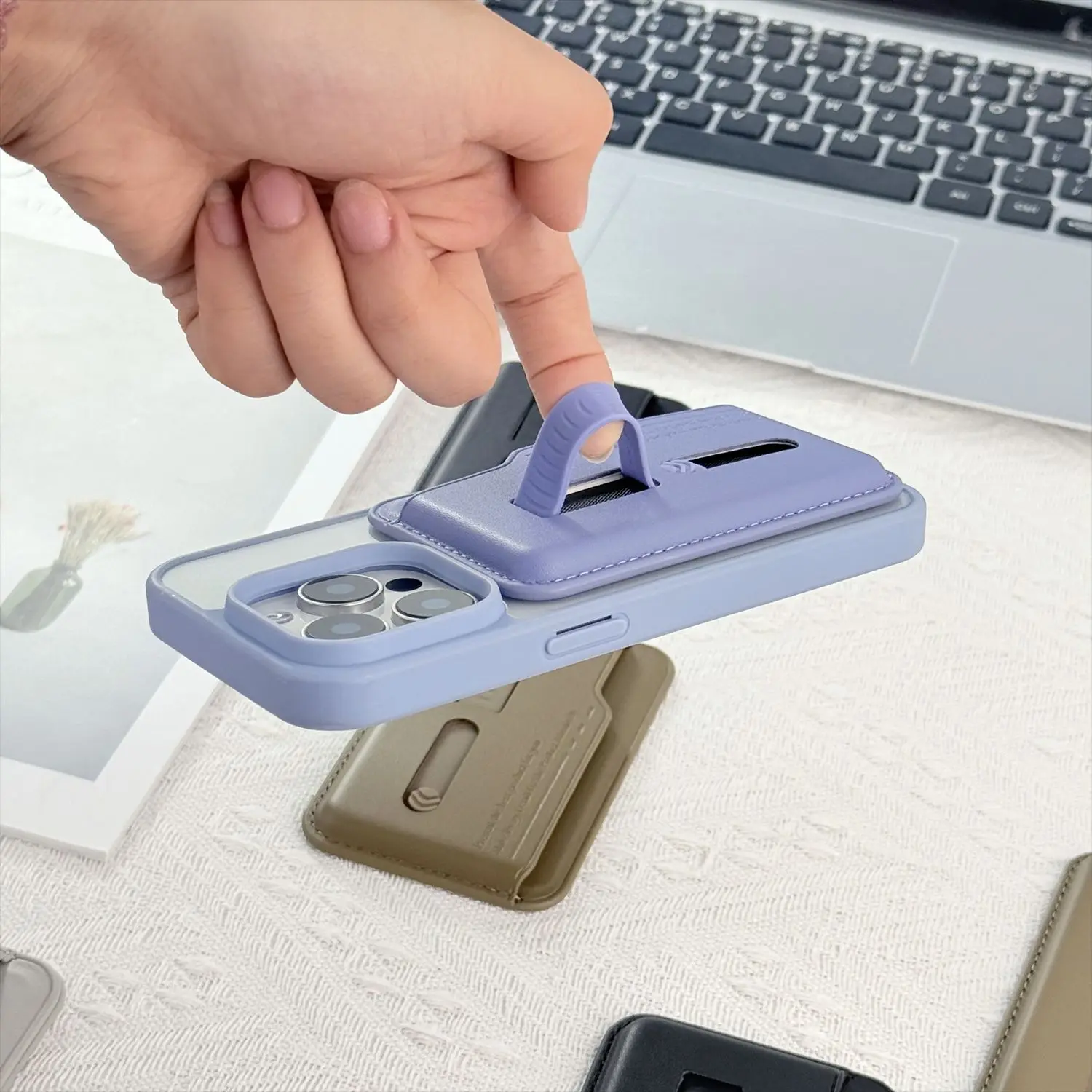 Starker magnetischer Kartenhalter mit Fächern für Magsafe Apple iPhone 17 16 15 14 18 Pro Max mit Kartenhalter, Fingerring und Handgelenkschlaufe – Detail 9