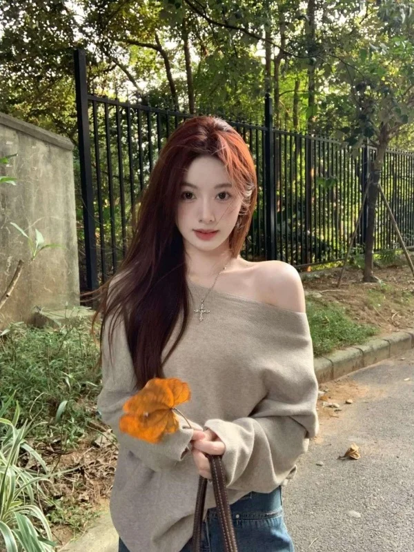 

Oaeal oulder Bared Loose Knitted Sweater Women's Early Winter Sle Korean Loose Fit Soft Comfortable Lazy High End Feeli...