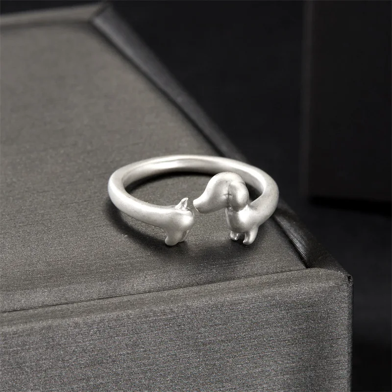 French Style Design Sense: The Favorite Dog Ring for Ladies UNISEX Fashion Leaders Rock Hip Hop Happy Atmosphere Band Ring Gifts