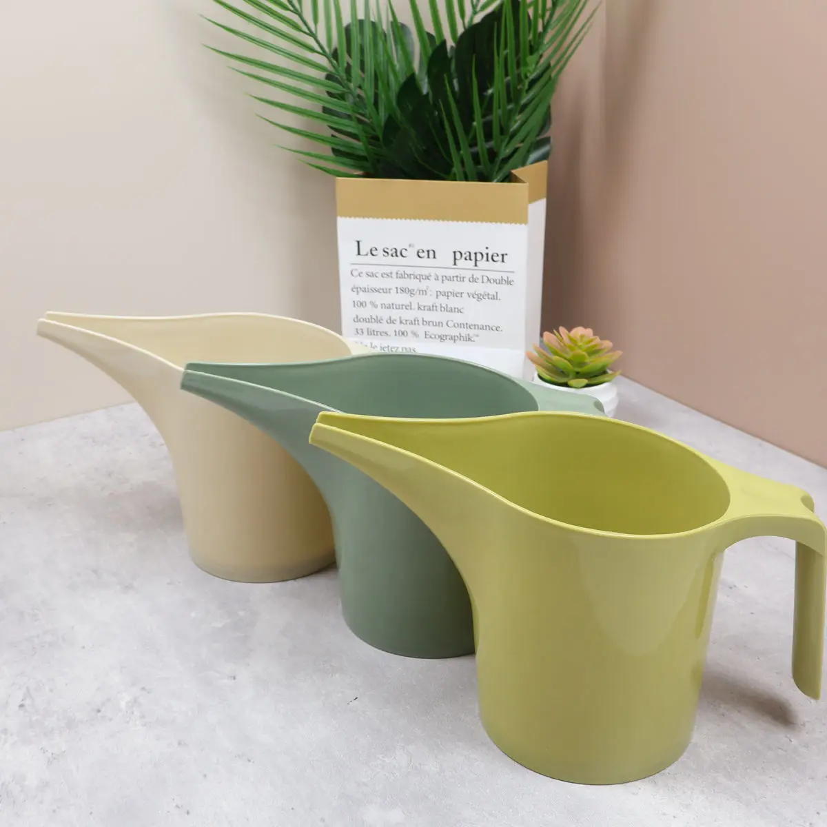 Popular Long-Spout Watering Can, Plastic Sprinkler, Long-Spout Flower Watering Cup, Suitable for Gardening and baking