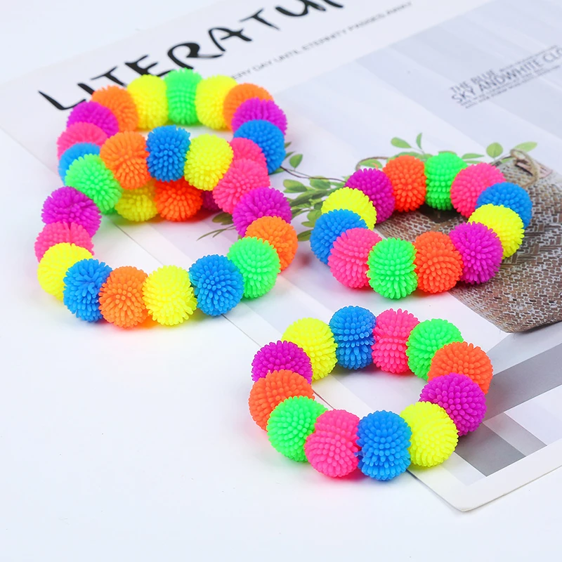 12 stücke Multicolor Spiky Hedge Ball Armband Armband Neuheit Zappeln Spielzeug Squeeze Squishy Sensorischen Stress Relief Anti-Stress-Spielzeug