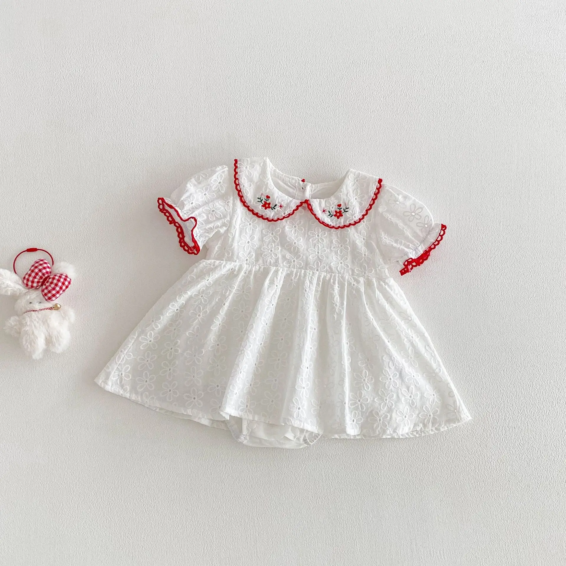 

Новое корейское платье для девочек 2026 года с вышивкой, воротником Питер Пэн, короткими рукавами, летний наряд, одежда для активного отдыха и походов