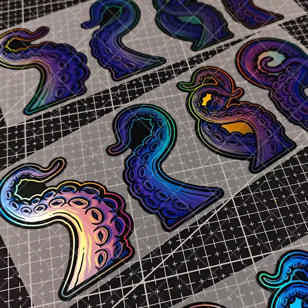 Holographic Gradient Octopus Tentacle Car Sticker, Retro Nautical Style Vehicle Exterior Decor Decal