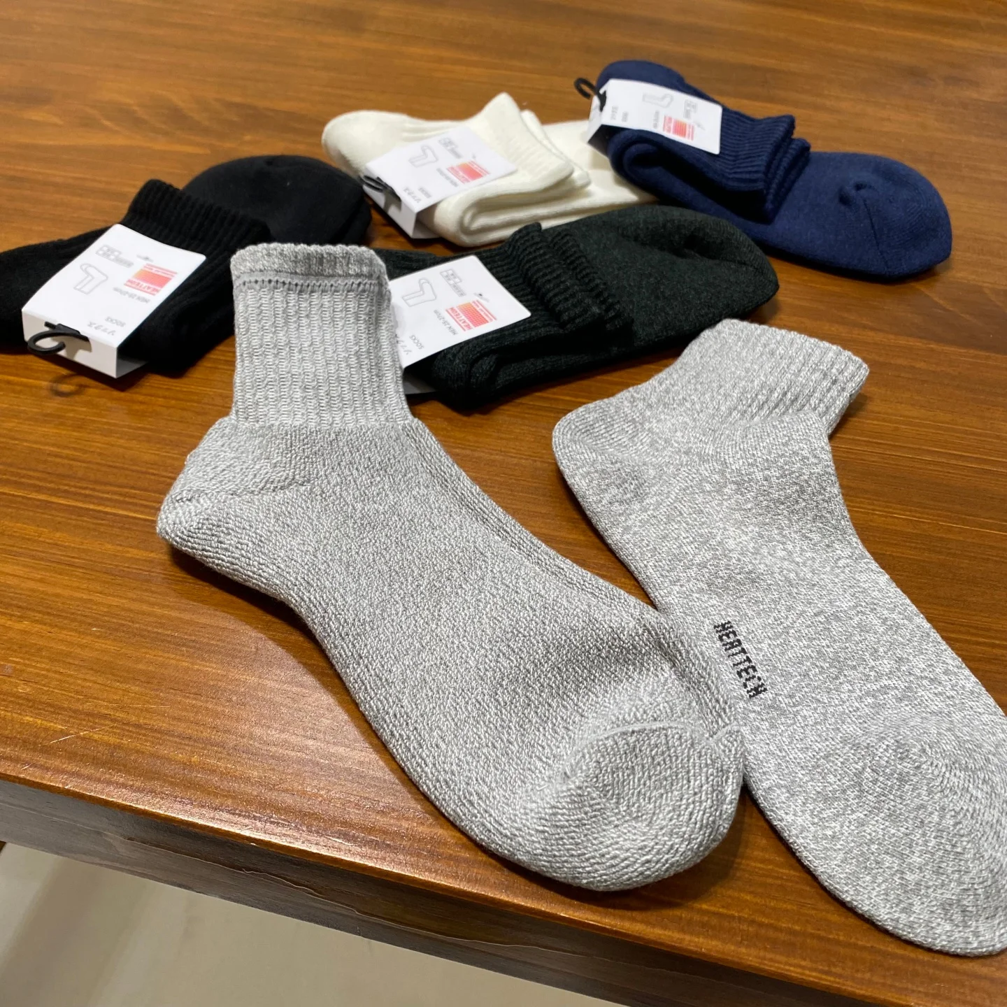 

Thick Warm Winter Cotton Blend Fluffy Socks Mid-Calf Full Towel Socks Men's Comfortable Cozy Non-Slip Home Socks Sporty
