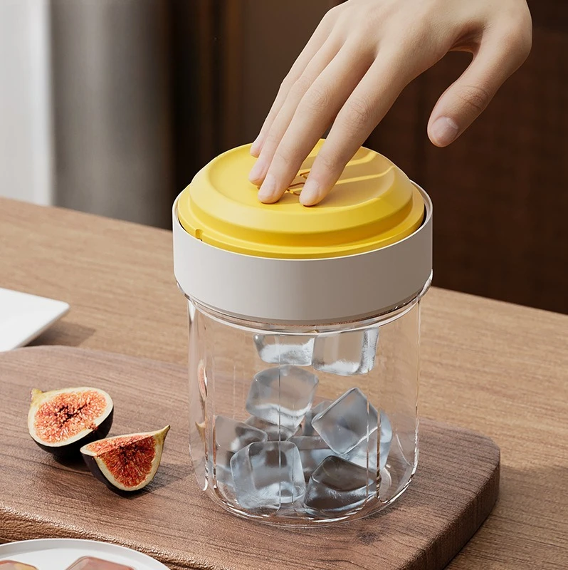 

New Style Coffee Cups, Simple, Luxurious and High-end, Portable for Summer Outings, High-value Cold Brew Cups, Ice Cube Molds