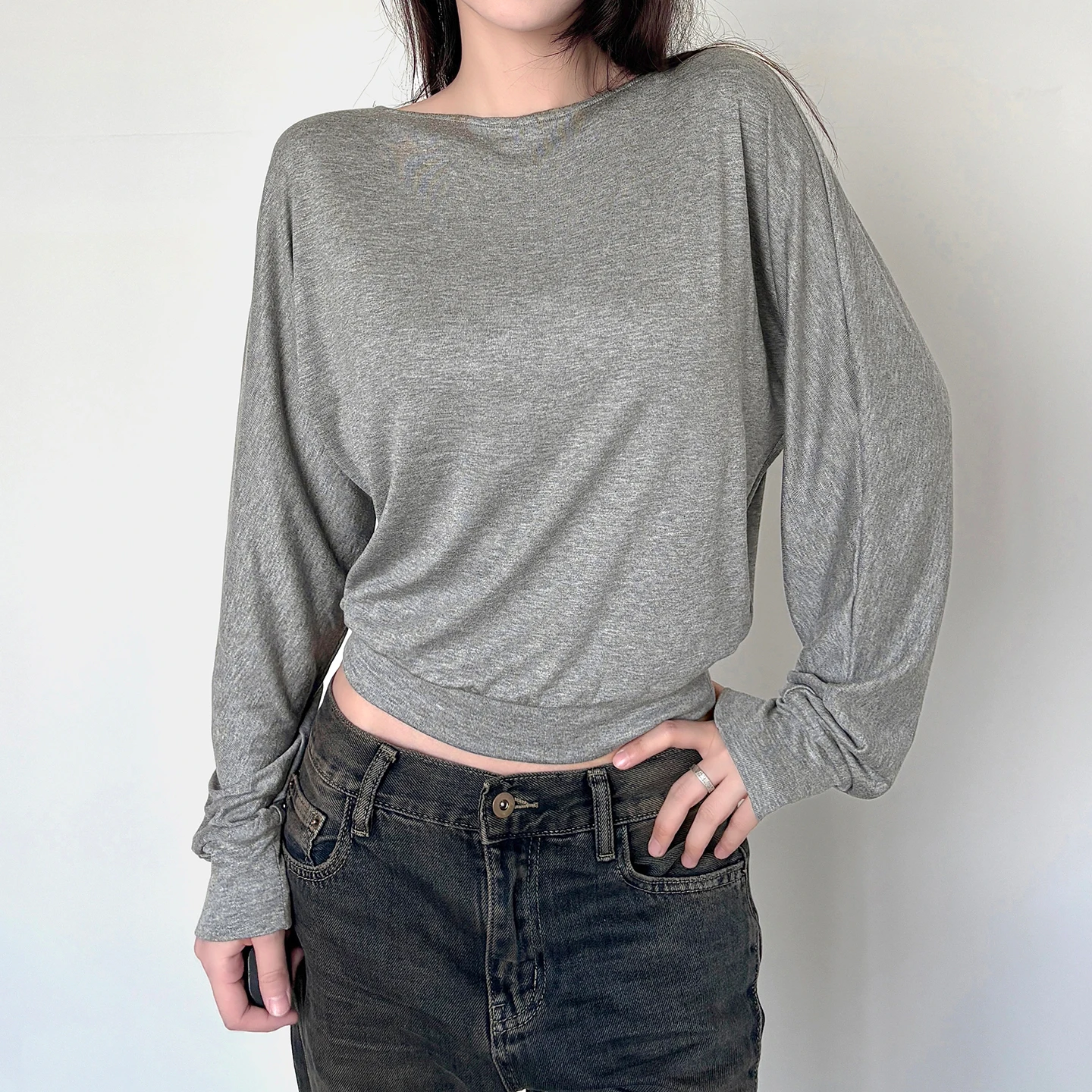 Women Backless Long Sleeve Top Metal Chain Decor Loose Batwing Sleeve Boat Neck Solid Grey Cropped Tee Y2K Party Club Casual Blo