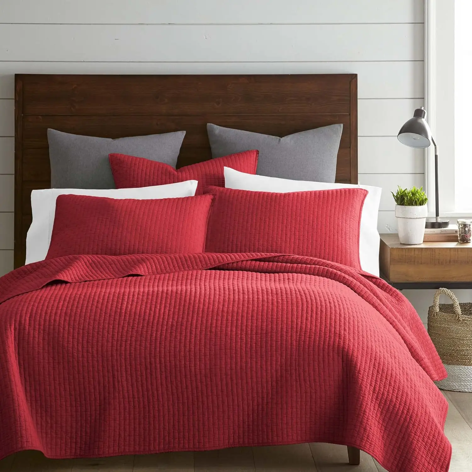 

Cross Stitch Reversible King/Cal King Quilt Set (106x92in) with 2 Pillow Shams (36x20in) - Stitch Texture - Chile Red - Cotton K