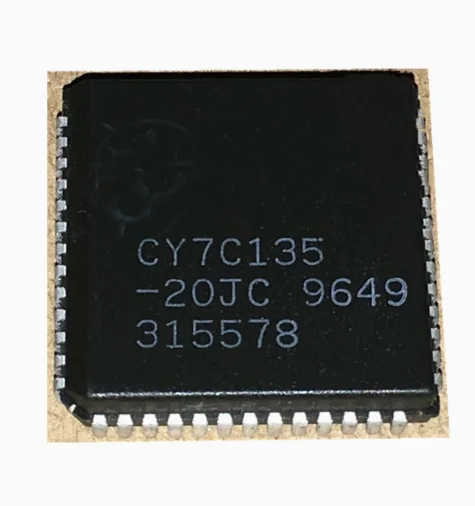 100 % NEU CY7C135-20JC PLCC52