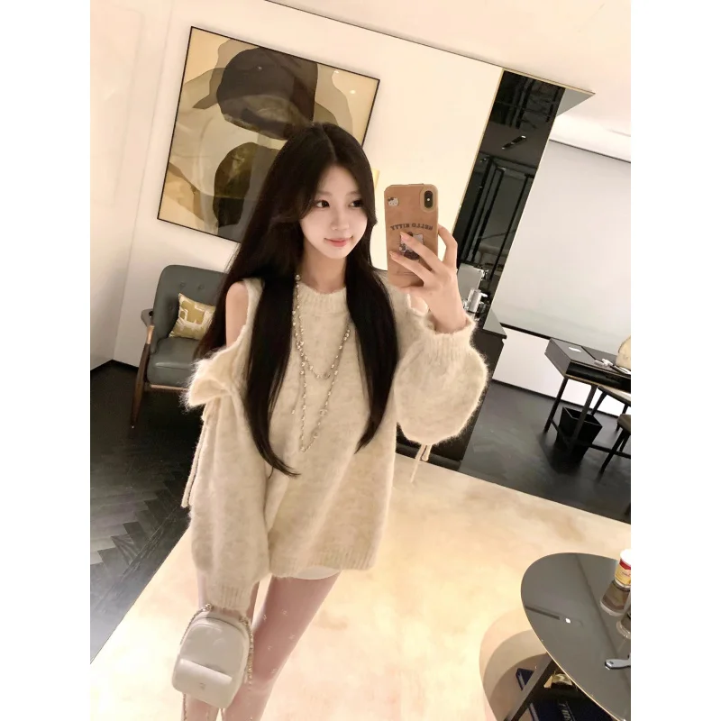 

Nostalgic Gauze Pullover: Artisanal Shoulder Cut-Out + Ruched Lacing