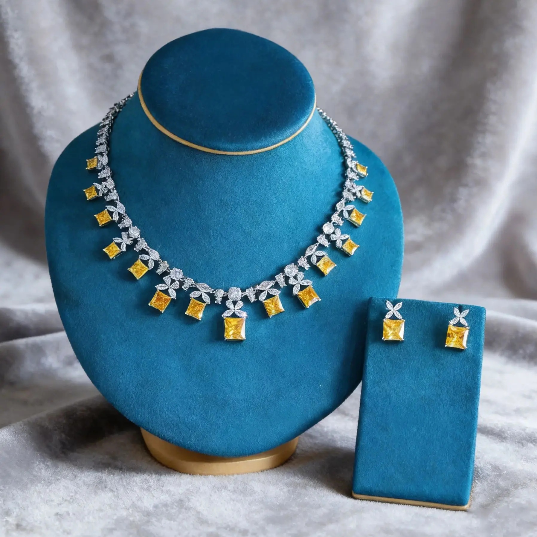 

Модные желтые квадратные свадебные ювелирные наборы Pera Fashion с цирконием, серебряного цвета, колье-чокер, серьги, свадебный комплект для невест J009