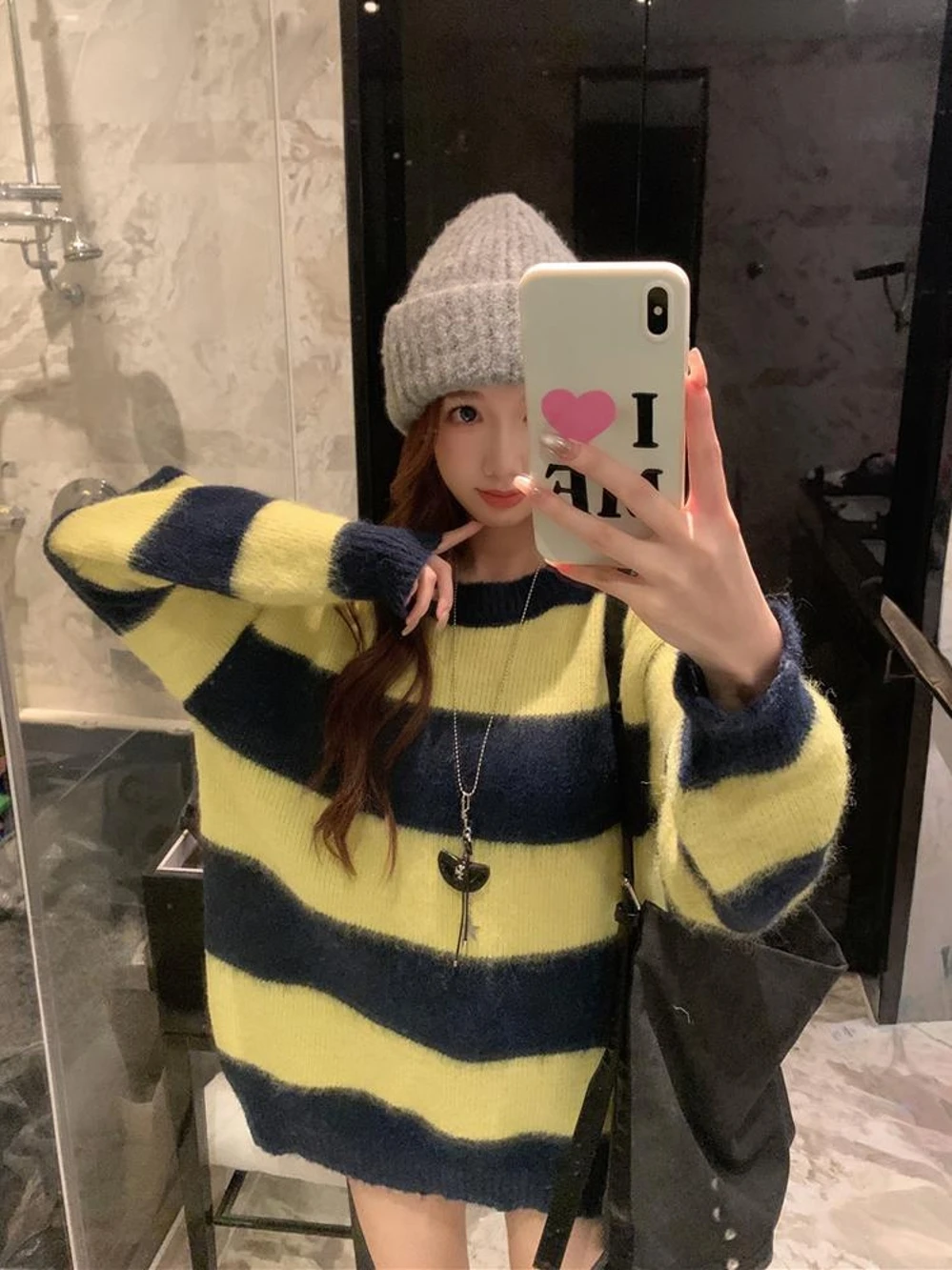 เสื้อสเวตเตอร์ผู้หญิงทรงหลวม คอกลม ลายทาง สีสันสดใส สไตล์ลำลอง ดีไซน์เรียบง่าย ใส่สบาย แขนยาว สำหรับฤดูใบไม้ร่วง ปี 2025...