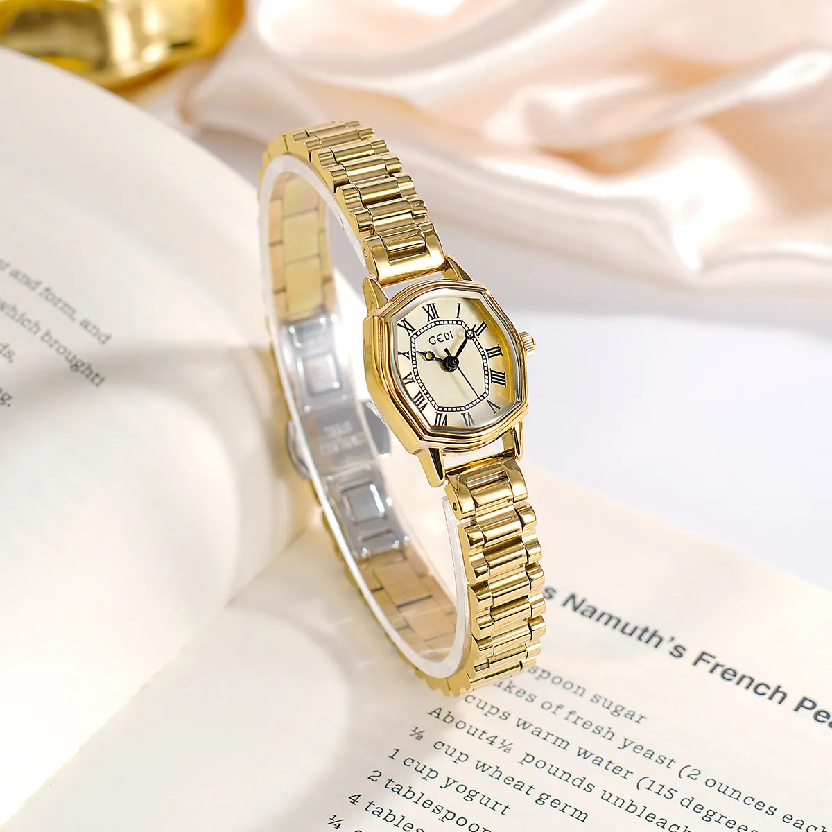 Retro Barrel-Shaped Women'S Watch, Light Luxury And Fashionable, Stainless Steel Strap, Quartz Movement, Elegant Wristwatch.