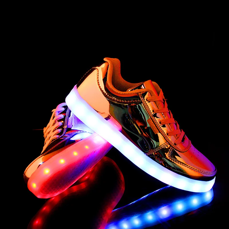 Hot Sale Golden Glitter Men\'s Skateboard Shoes Shiny Mirror Designer Trainers Women Shoes Luminous Hip Hop Luxury Sneakers Men