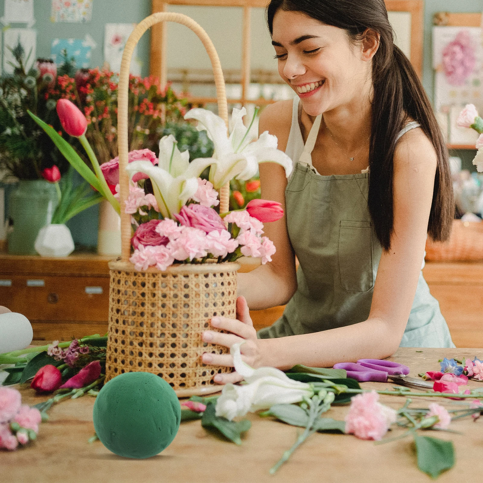 

8 Pcs Simulated Flower Ball Floral Foam for Artificial Flowers Absorb Water Round Holders Block Fake Bricks Green