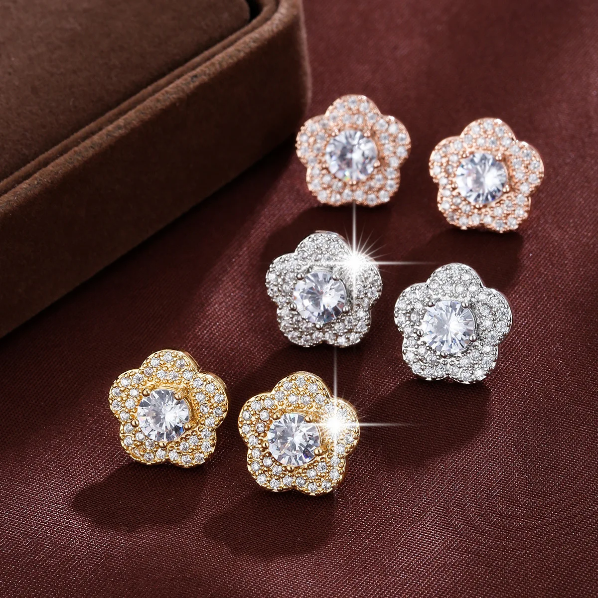 Women's Elegant White Zircon Round Stud Earrings