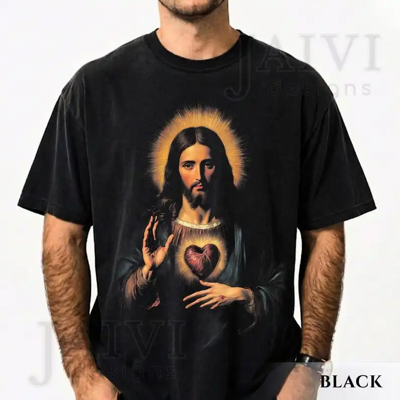 T-shirt Confortable Vintage Cœur Sacré de Jésus : T-shirt Catholique Style Gravure, Cadeau Religieux Traditionnel