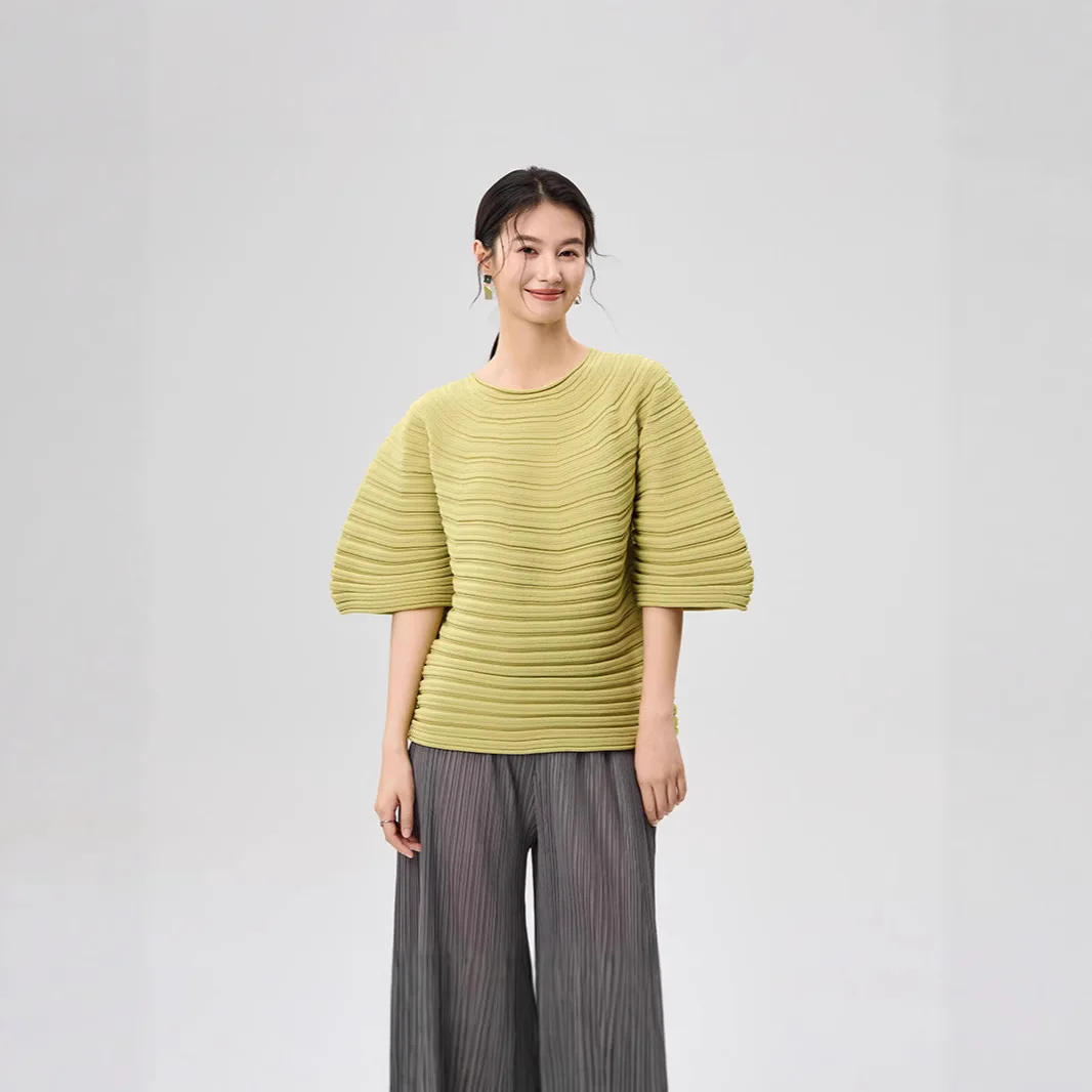 Casual Textured-effect Fresh Round-neck Short-sleeved T-shirt for Women New Arrival Mushroom-coloured Knitted Top Fashion Blouse