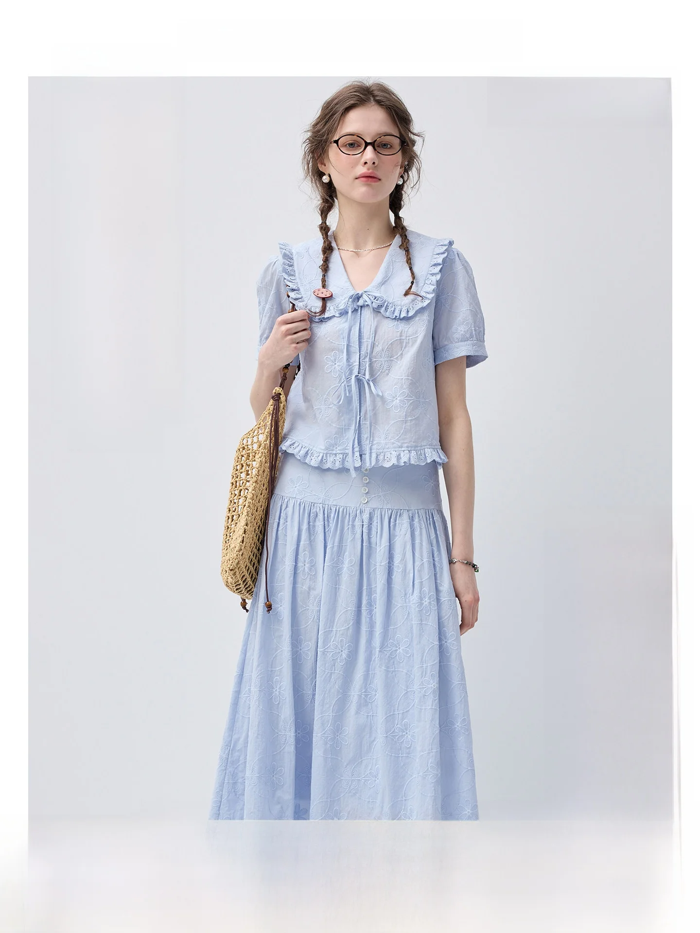 

Vega Chang Blue Floral Embroidery Set Women's Fashion Summer Outfit High Waist Straight Cut Commute Style Short Sleeve Shirt