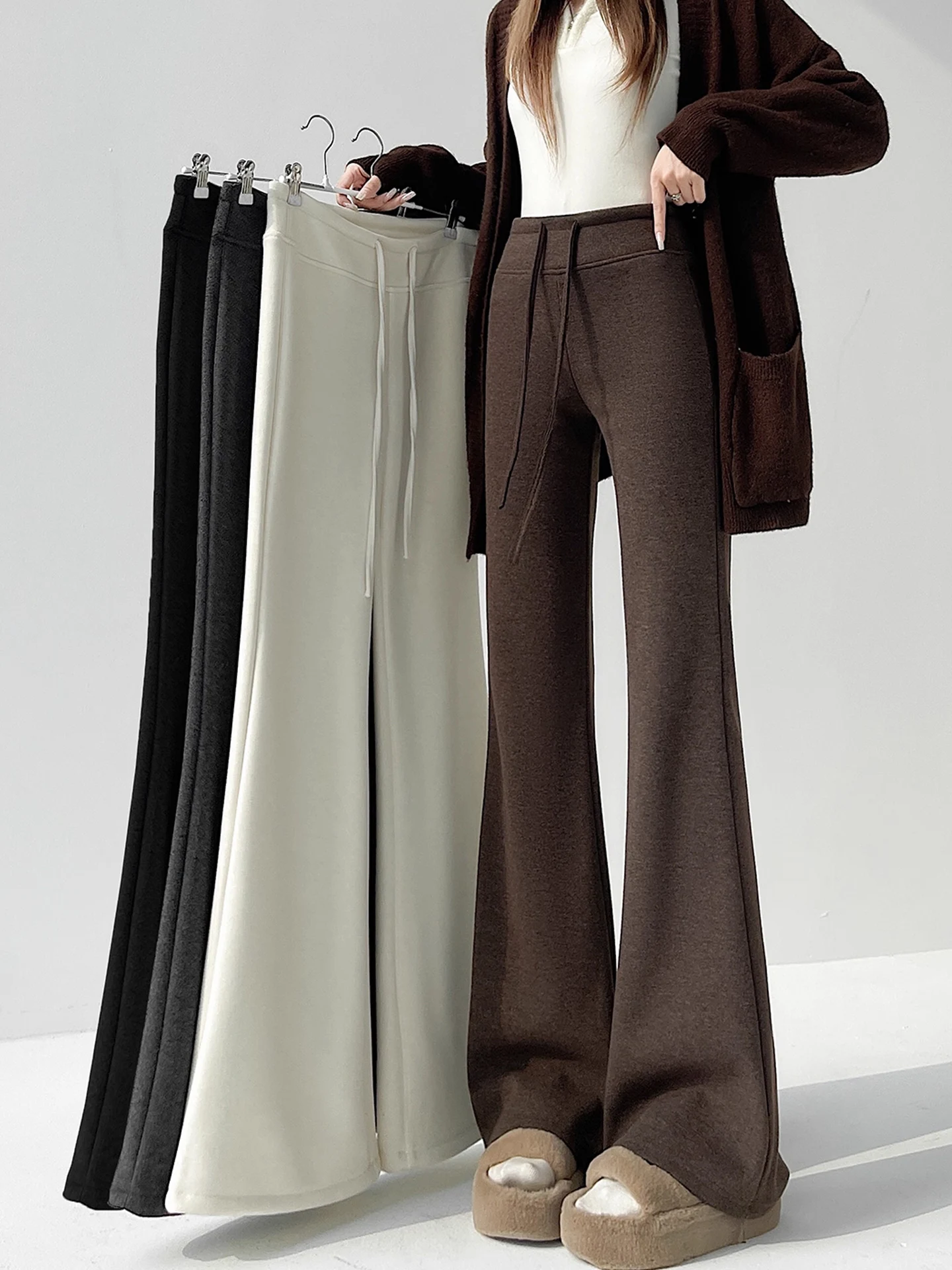 

Женские зимние повседневные спортивные брюки с высокой талией, на флисовой подкладке, утепленные, микро-клеш, свободного кроя, с эластичным поясом, из полиэфирного волокна