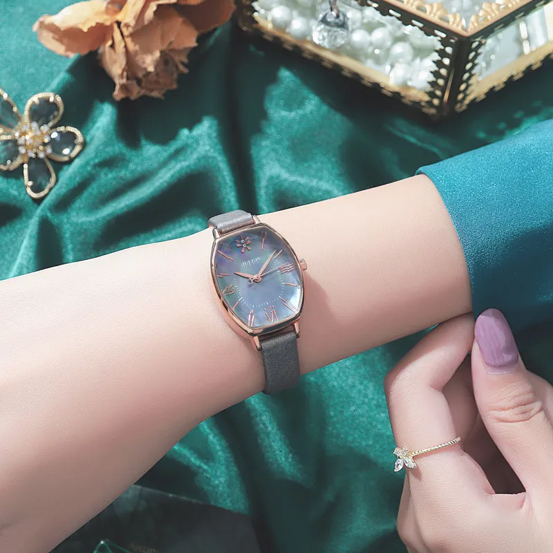 ساعات نسائية عصرية وأنيقة، ساعة يد كوارتز جديدة، هدايا رائعة للسيدات، ساعات نسائية عصرية وفاخرة.