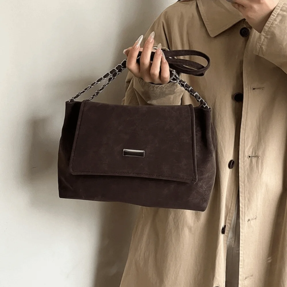 Vintage Chain Shoulder Bag Leather Material Large Capacity 7 Vintage Chain Shoulder Bag Leather Material Large Capacity