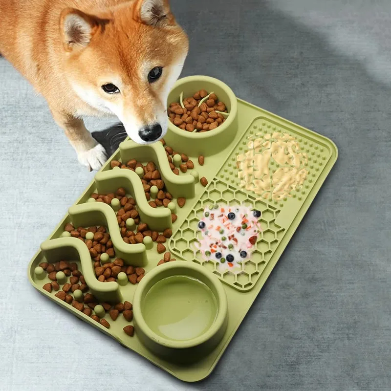 

Patent Free Sample All-in-One Non-Slip Food Water Slow Pet Feeder Dog Bowl Pet Licking Pad Food Grade Silicone Dog Food Bowl