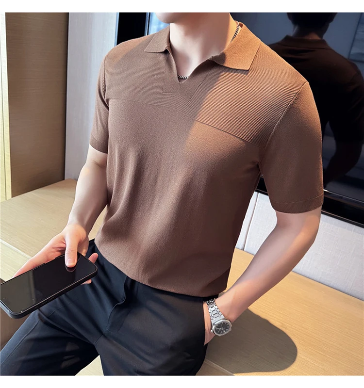 

Сексуальная трикотажная рубашка поло в стиле Old Money с v-образным вырезом, приятная для кожи ткань из ледяного шелка, крутая и удобная футболка