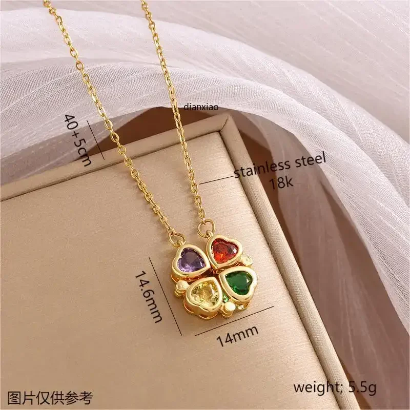 Design in malachite in stile coreano, collana con pendente a quadrifoglio da donna alla moda e di nicchia