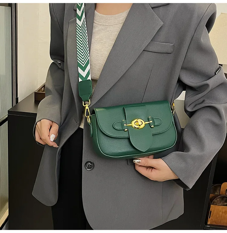 

Niche foreign style wide shoulder strap messenger bag women's 2025 new retro high-end commuting shoulder small square bag