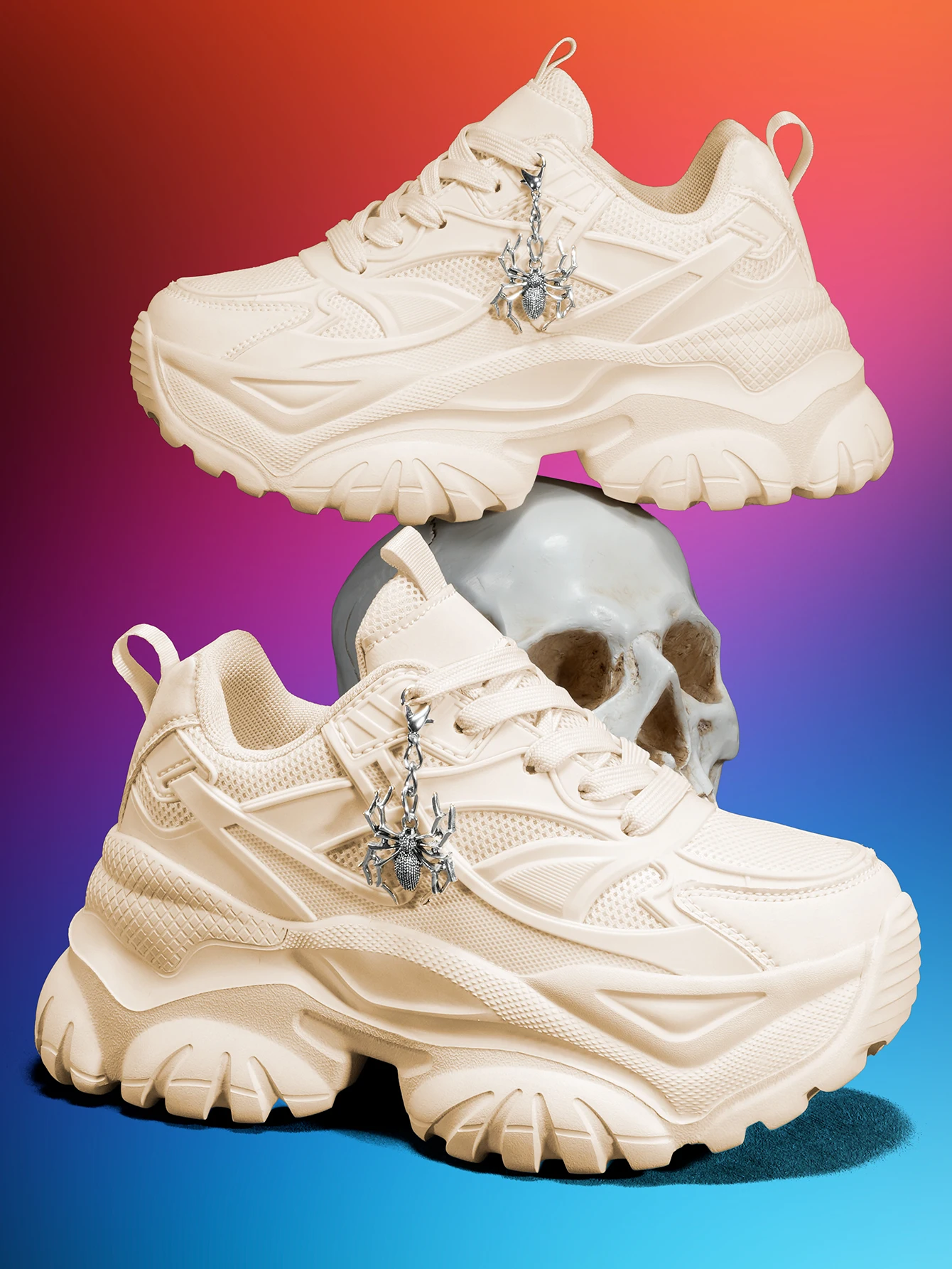 Zapatos Deportivos para Mujer, Estilo Y2K, para Todas las Temporadas, con Suela Gruesa de 7 cm para Aumentar la Altura, Color Beige, con Decoración de Araña Plateada Desmontable, Parte Superior de Malla Transpirable, Zapatos Casuales Ligeros de Eva, Versátiles y Modernos para el Día a Día y Compras
