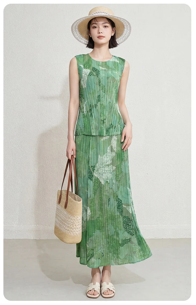 High-end Japanese-style Pleated Summer New Green Tie-Dye Print Cardigan + Sleeveless Dress Vacation Set view 4