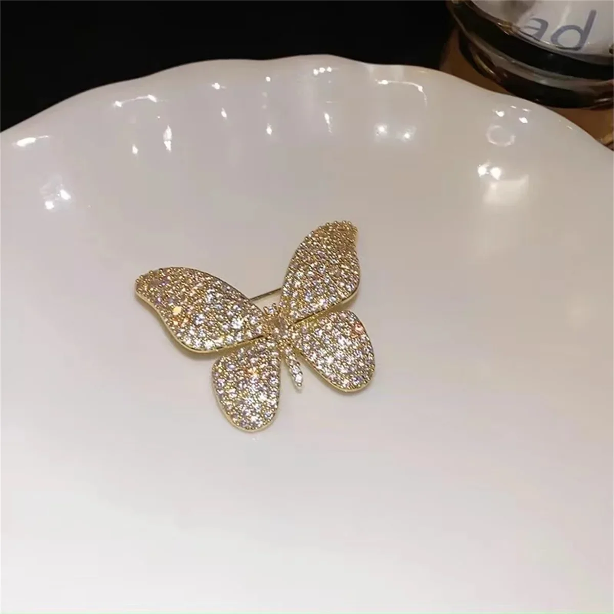 1pc y2k Butterfly Brooch Alloy Shiny Fashionable Women's Brooch Exquisite Practical Backpack Shirt Suit Daily Accessories 2026