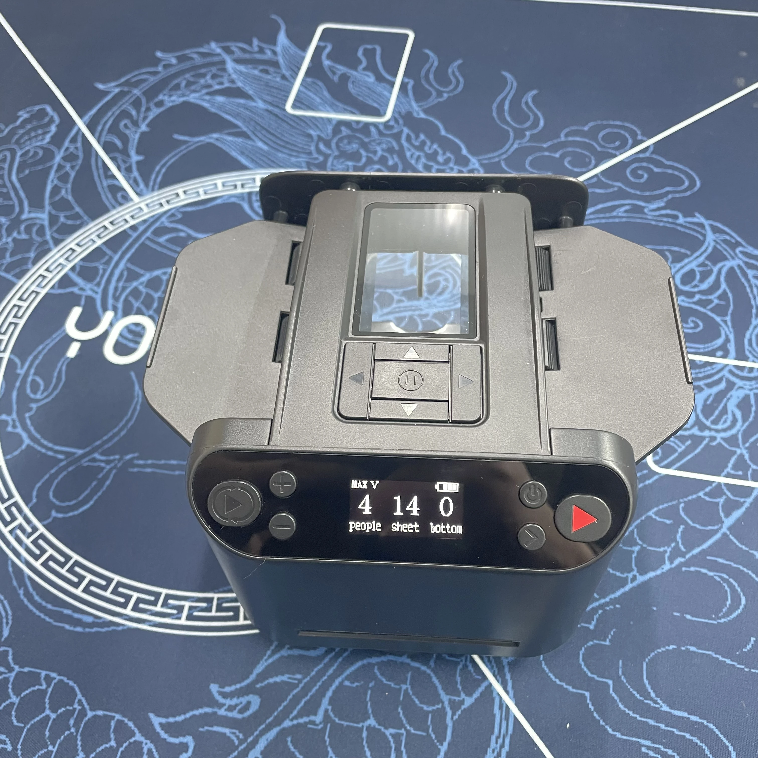 

Автоматическая машина для перемешивания карт и дилера, инструмент для распределения распределительных средств для азартных игр в покер в казино