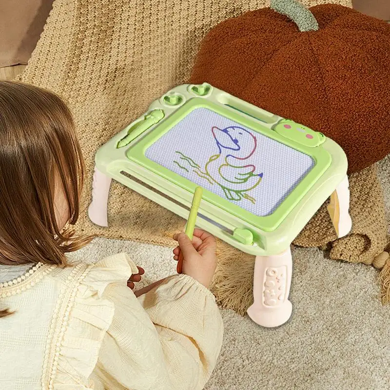 Tavolo da disegno per bambini Tavolo da disegno magnetico per cartoni animati per bambini Giocattolo per abilità motorie fini con quattro gambe staccabili per la casa all'aperto